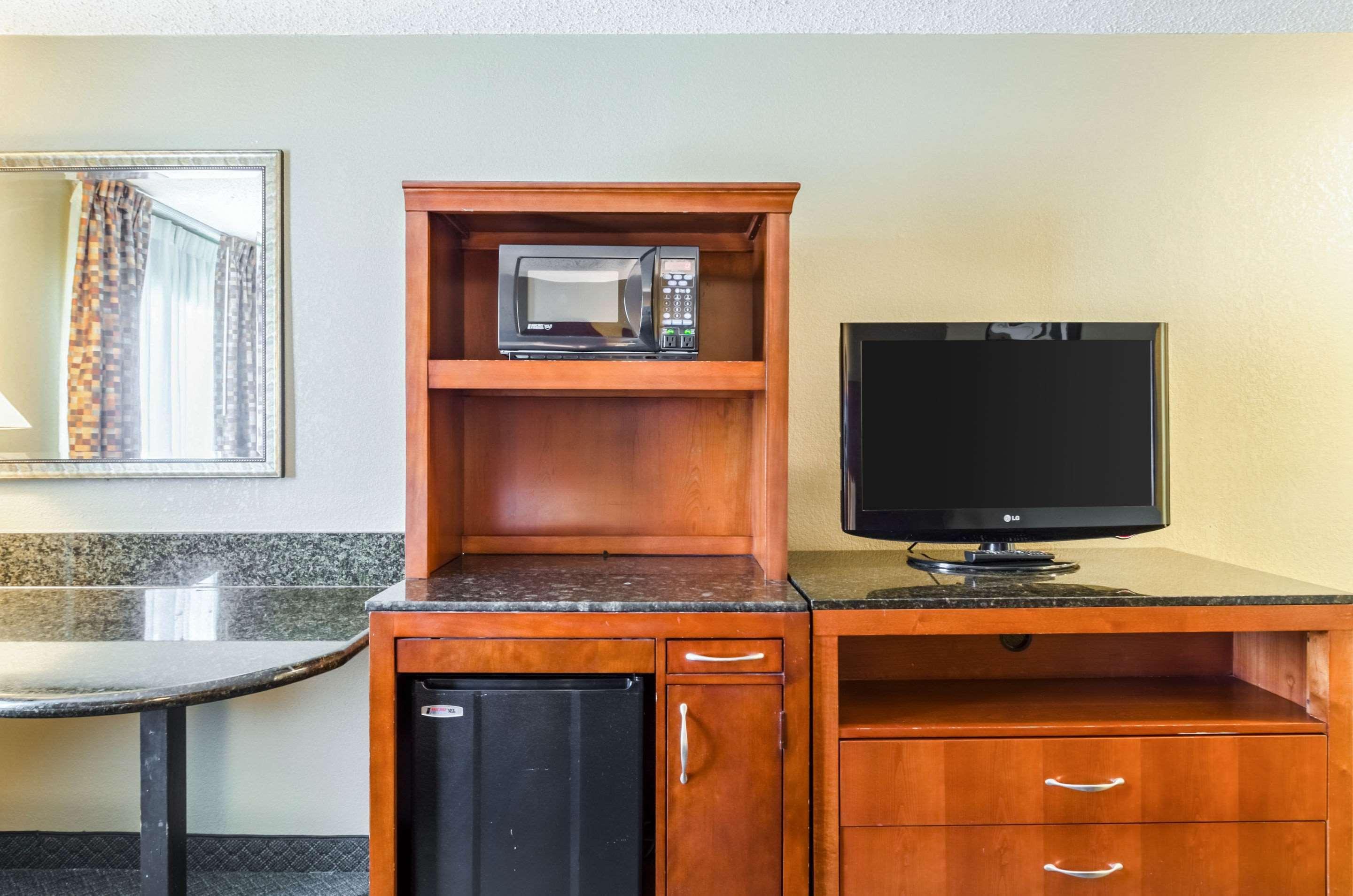 Quality Inn Chicopee-Springfield מראה חיצוני תמונה